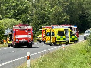 Po střetu s náklaďákem zemřel osmnáctiletý řidič osobního auta