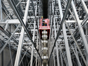 Pivovar buduje druhou část automatizovaného gigantického skladu. Po dokončení pojme 50 milionů piv