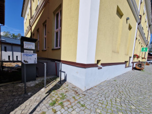 Cykloturisté mohou na Šumavě zdarma využít nová dobíjecí místa na elektrokola