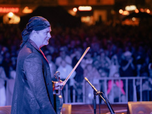 Festival na ulici nabídl rekordní počet scén a přes 140 kapel, rozrostl se i doprovodný program