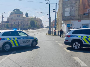 Kvůli podezřelému kufru u synagogy uzavřeli policisté sady Pětatřicátníků