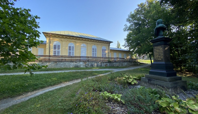 Město hodlá opravit ikonický lochotínský pavilonek, který je v havarijním stavu. Už teď se hledá jeho další využití