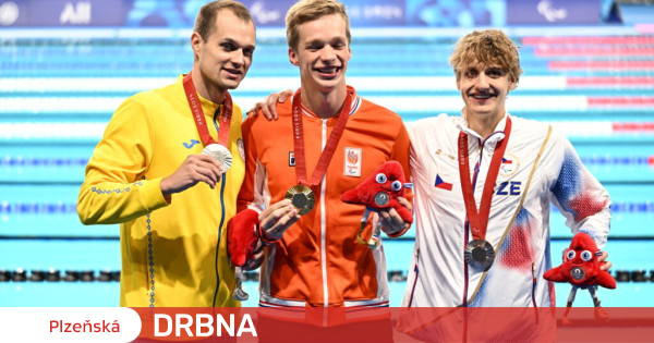 Sixteen-year-old swimmer David Kratochvíl completed his medal collection at the Paralympic Games