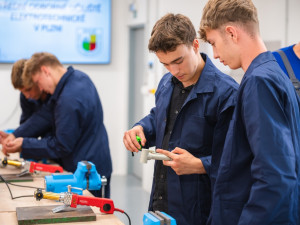 Žáci elektrotechnického učiliště mají nové výukové středisko u největšího dodavatele tepla na západě Čech