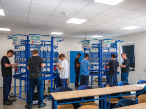 Žáci elektrotechnického učiliště mají nové výukové středisko u největšího dodavatele tepla na západě Čech