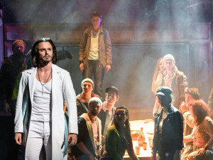 Muzikálový herec Pavel Režný, držitel Ceny Thálie za rok 2019, tentokrát zaujal porotu svým výkonem jako Ježíš Nazaretský v inscenaci režiséra Lumíra Olšovského Jesus Christ Superstar