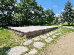 Veřejnost se může přímo v terénu zapojit do diskuse o nové podobě parku U Bazénu