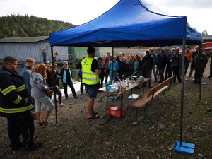 Hasiči s odborníky nacvičovali na Hracholuskách únik ropných látek, přehrada letos slaví 60. výročí