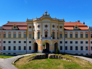 Stavbou roku Plzeňského kraje je firemní budova, zámek a vnitroblok. U veřejnosti zabodoval klášter Plasy