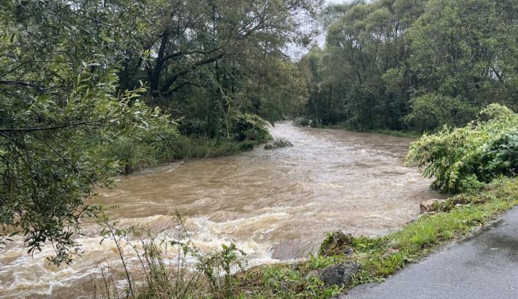 Na druhém povodňovém stupni je v Plzeňském kraji pouze Klabava na Rokycansku