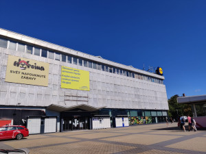 Legendární obchodní dům Prior v Plzni se poprvé otevřel přesně před 55 lety. Byl třetí svého druhu v ČSSR