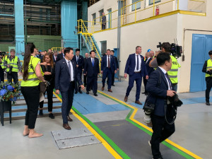 Výstavba Dukovan by mohla českým firmám vynést zakázky za stovky miliard, uvedl premiér