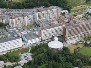 Fakultní nemocnice bude mít všechny kliniky na Lochotíně, soustředí se na stavbu chirurgie