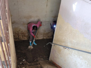 Dělí je přes 400 kilometrů, přesto pomáhají rodině, které velká voda zdevastovala upravený byt pro nemocnou dceru