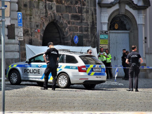 Policisté a hasiči na místě jednoho tragického skoku z Černé věže