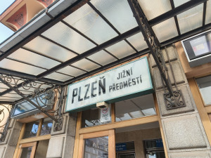 Startuje obnova památkově chráněné budovy nádraží na Jižním Předměstí. Jde o opravu za 85 milionů