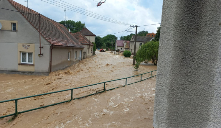 Bleskové povodně způsobily ve dvou obcích škody za 30 milionů korun. Teď čekají na vyjádření pojišťoven