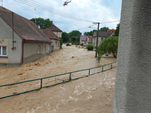 Bleskové povodně způsobily ve dvou obcích škody za 30 milionů korun. Teď čekají na vyjádření pojišťoven