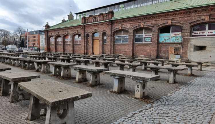 Budova tržnice je opět k mání. Olomouc o historický objekt nemá zájem, cenu má za příliš vysokou