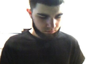 Statisíce korun vyluxoval z účtu falešný bankéř. Při výběru peněz zachytila kamera tvář neznámého muže