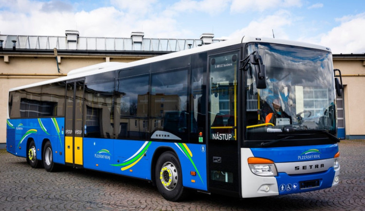 Plzeňský kraj zachová příští rok rozsah veřejné železniční i autobusové dopravy