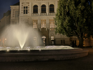 Voda se po letech vrátila do kašny před muzeem, skončila její rekonstrukce za necelých devět milionů