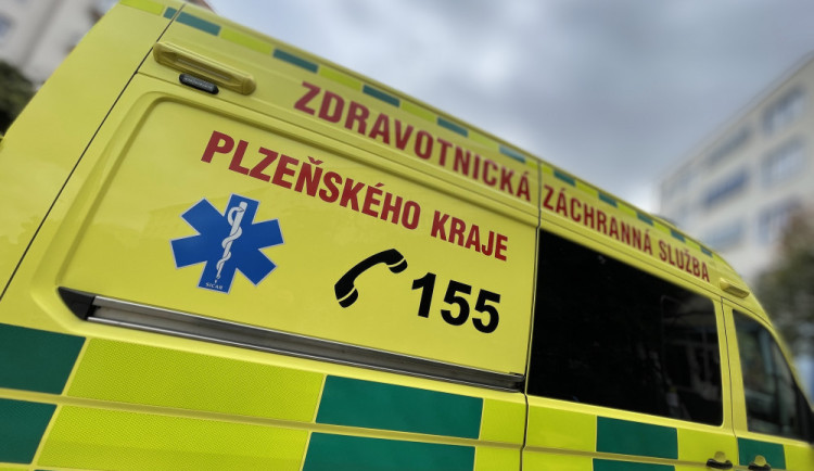 Na ulici ležel vážně zraněný muž, policie hledá svědky