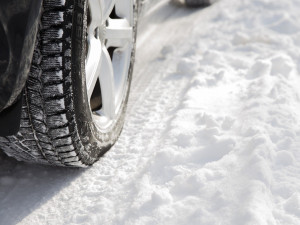 Blíží se ranní mrazíky, které volají po obutí automobilu do zimních pneumatik