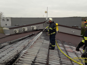 Výrobní halu zdemoloval požár a exploze. Způsobená škoda jde do milionů korun