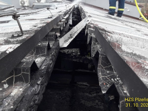 Výrobní halu zdemoloval požár a exploze. Způsobená škoda jde do milionů korun