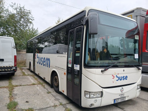Radnice stále řeší nedostatek parkovacích míst, mnoho jich zabírají ohyzdné autovraky