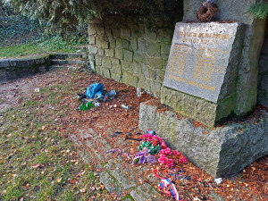 Dnes je památník popraviště nad Vejprnicemi zapomenutým, zanedbaným místem