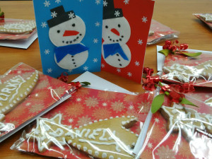 Sbírka vánočních dárků pomůže matkám s dětmi v azylových domech, přejí si hračky i praktické pomůcky