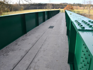 Lávka přes Úhlavu v plzeňském Hradišti je opět průjezdná. Užívají si ji cyklisté i pěší