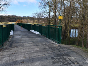 Lávka přes Úhlavu v plzeňském Hradišti je opět průjezdná. Užívají si ji cyklisté i pěší