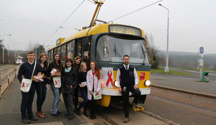 Speciální preventivní tramvaj proti AIDS bude brázdit ulice západočeské metropole. Cestující ji potkají na všech linkách