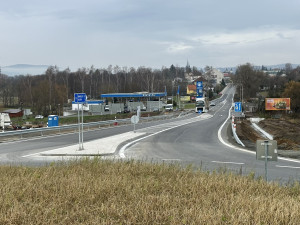 Nový obchvat Klatov je hotový a průjezdný v celé své délce 7,6 km. Cestu na Šumavu zkrátí o 10 minut