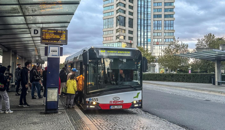 Olomoučané pozor. Ode dneška platí nové jízdní řády na vybraných linkách městských autobusů