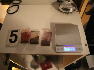 V rukou policistů skončili další distributoři a výrobci pervitinu