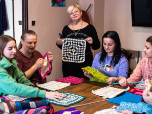 Totem funguje v Plzni už 25 let. Pomáhá rodinám, dětem i seniorům. Za dobu existence jím prošly tisíce dobrovolníků