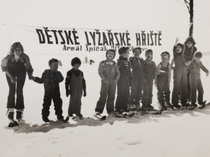 Půlstoletí činnosti oslavila neznámější tuzemská lyžařská škola. Na šumavském Špičáku naučila lyžovat tisíce lidí