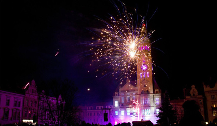 Ohňostroje budou pouze v Prostějově a Přerově. Pyrotechnika znečišťuje ovzduší, hlukem trpí zvířata, zní kritika