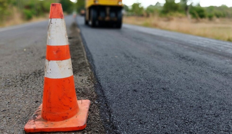 Plzeňský kraj doufá, že dostane od státu část peněz na opravy silnic