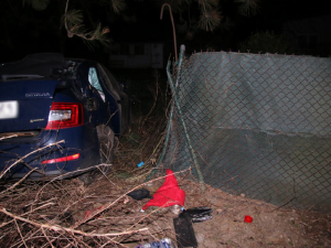 Zdrogovaná žena prchala před policií v kradeném autě. Klíčky od něj našla na parkovišti