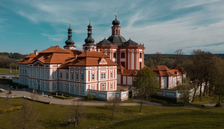 Plzeňský kraj chce prodloužit trať k památce Mariánská Týnice, Správa železnic zadává projekt