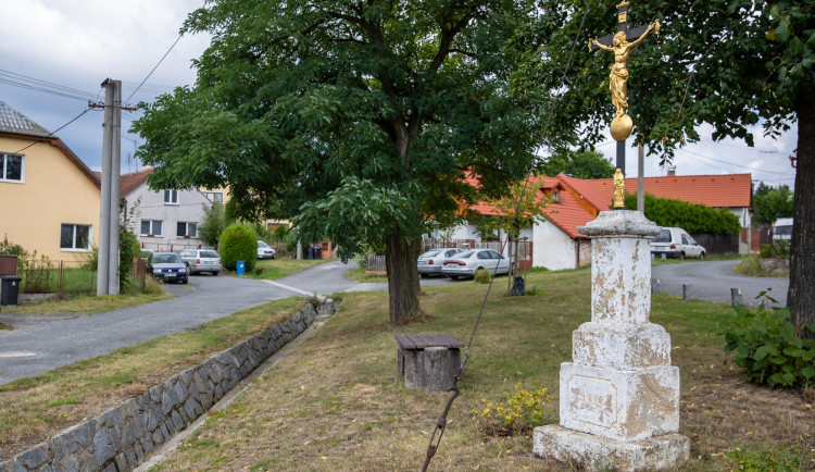 Plzeňský kraj rozdělí 120 milionů korun nejmenším obcím, mohou za to opravit obecní budovy nebo osvětlení