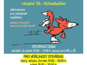 Lidé mohou opět bruslit na unikátním kluzišti v historické stodole, zájem je obrovský