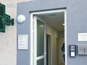 Půldruhého roku město marně shánělo pediatra, nakonec bude ve své praxi pokračovat dosavadní třiasedmdesátiletá lékařka