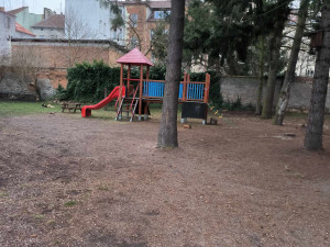 Více parkovacích míst i příjemnější prostor, vnitroblok v Korandově ulici projde změnou