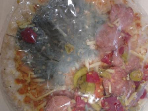 Polská mražená pizza obsahovala porci plísně navíc, prodával ji oblíbený řetězec